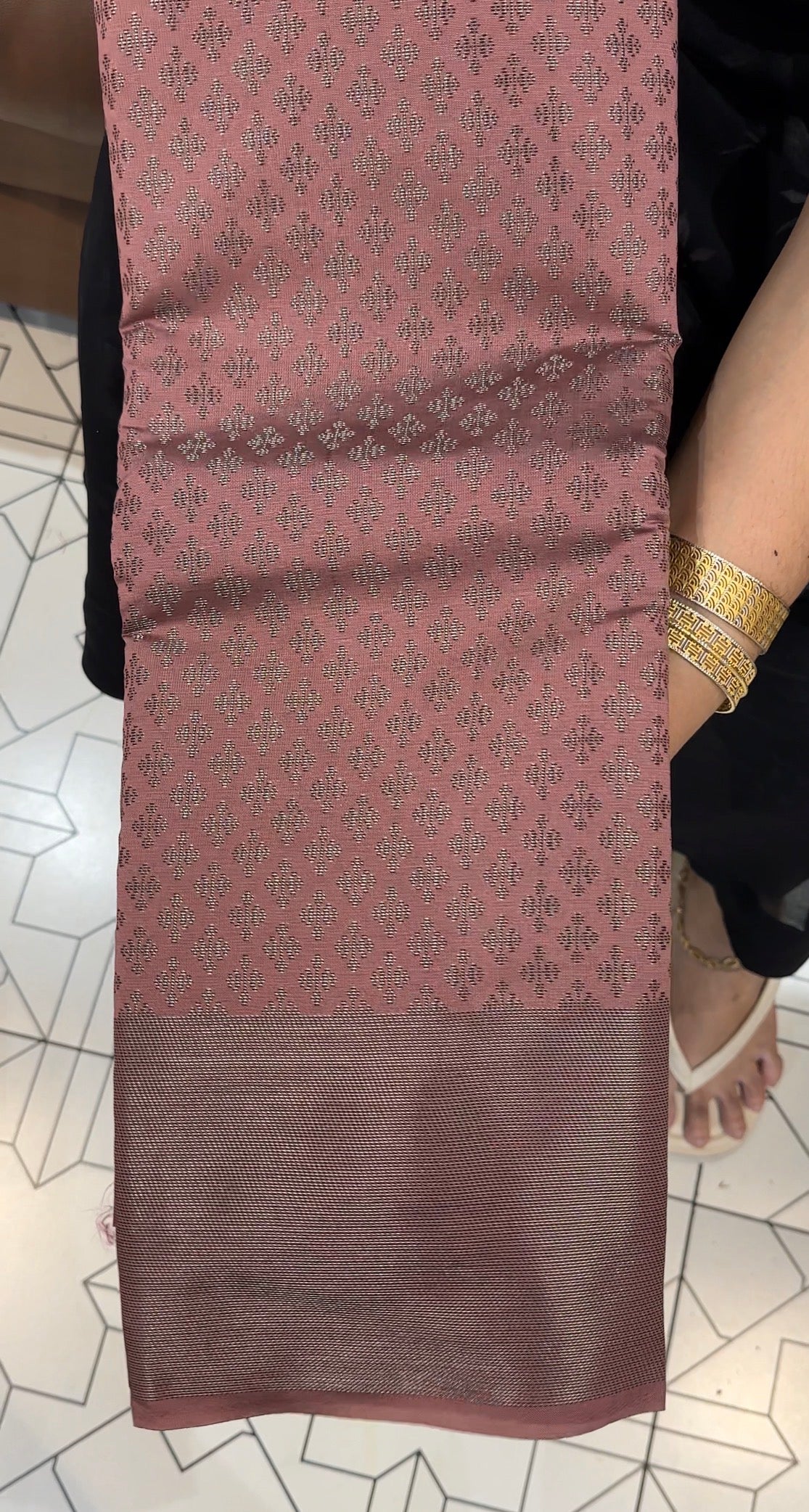 OFFER SALES SAREES - IHA 34974