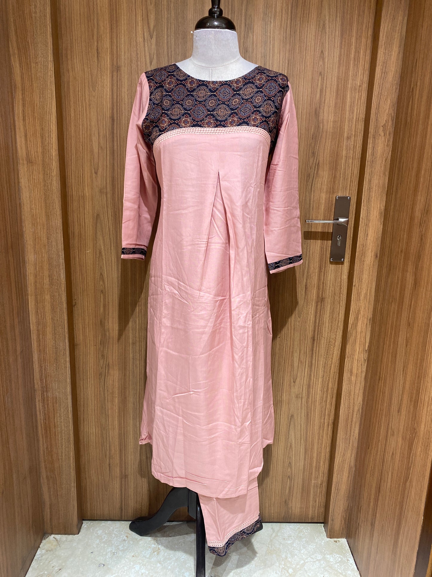 OFFER SALES TOP AND BOTTOM - IHA 27057