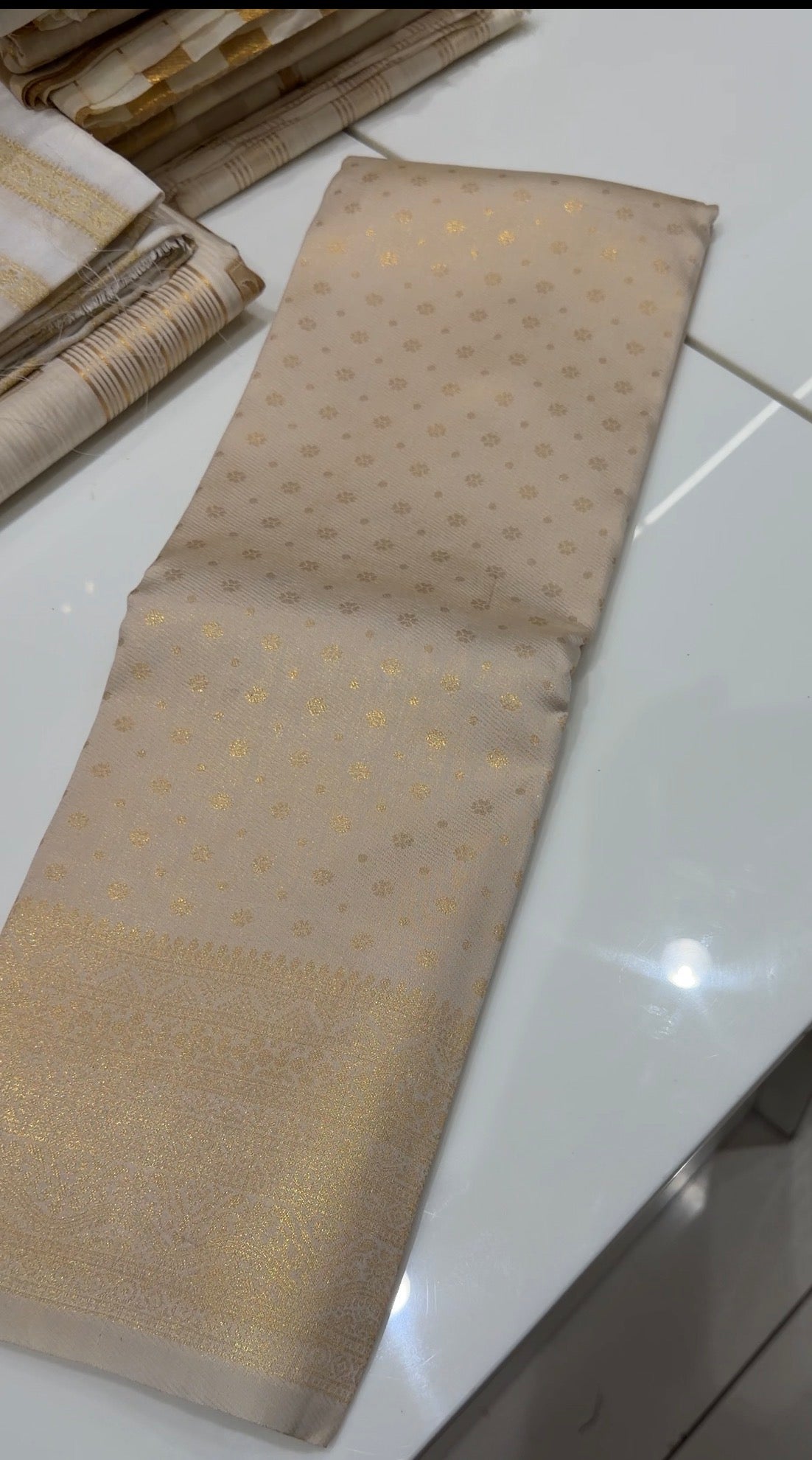 ONAM SAREES - IHA 34495