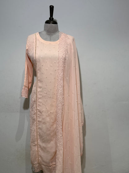 OFFER SALES READY TO WEAR SETS  -  IHA 35622