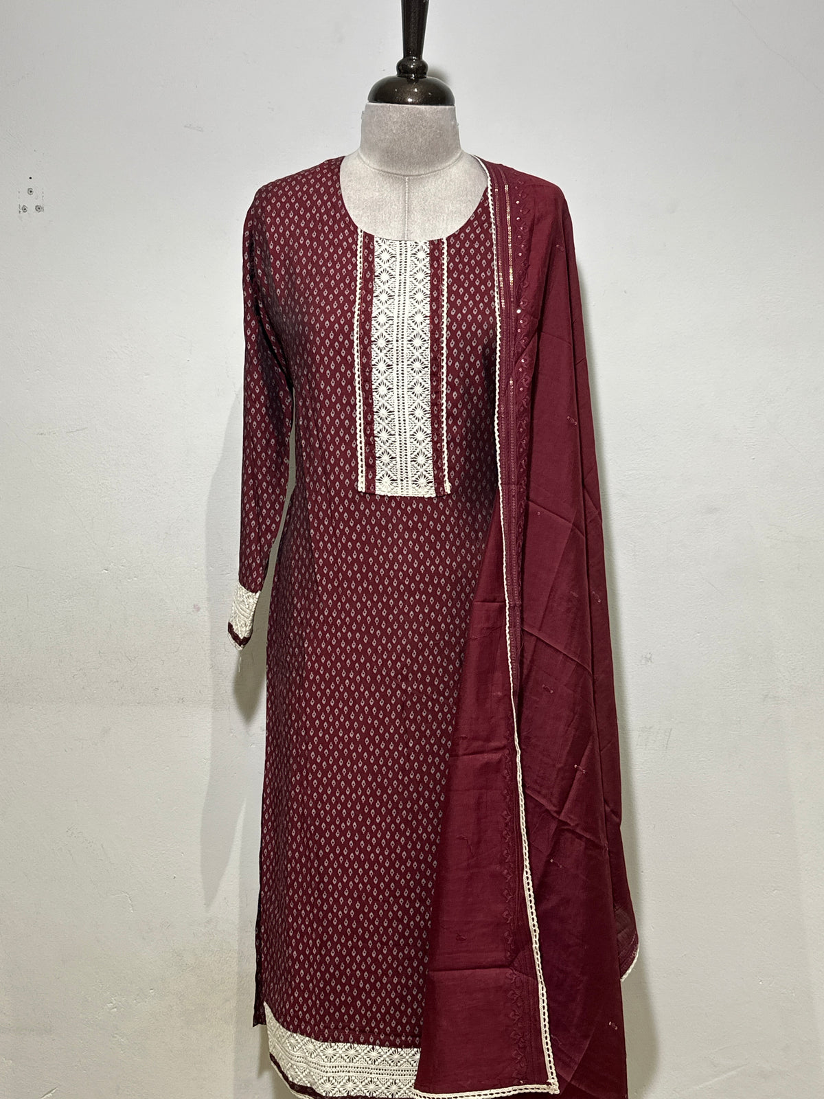 OFFER SALES READY TO WEAR SETS  -  IHA 35622