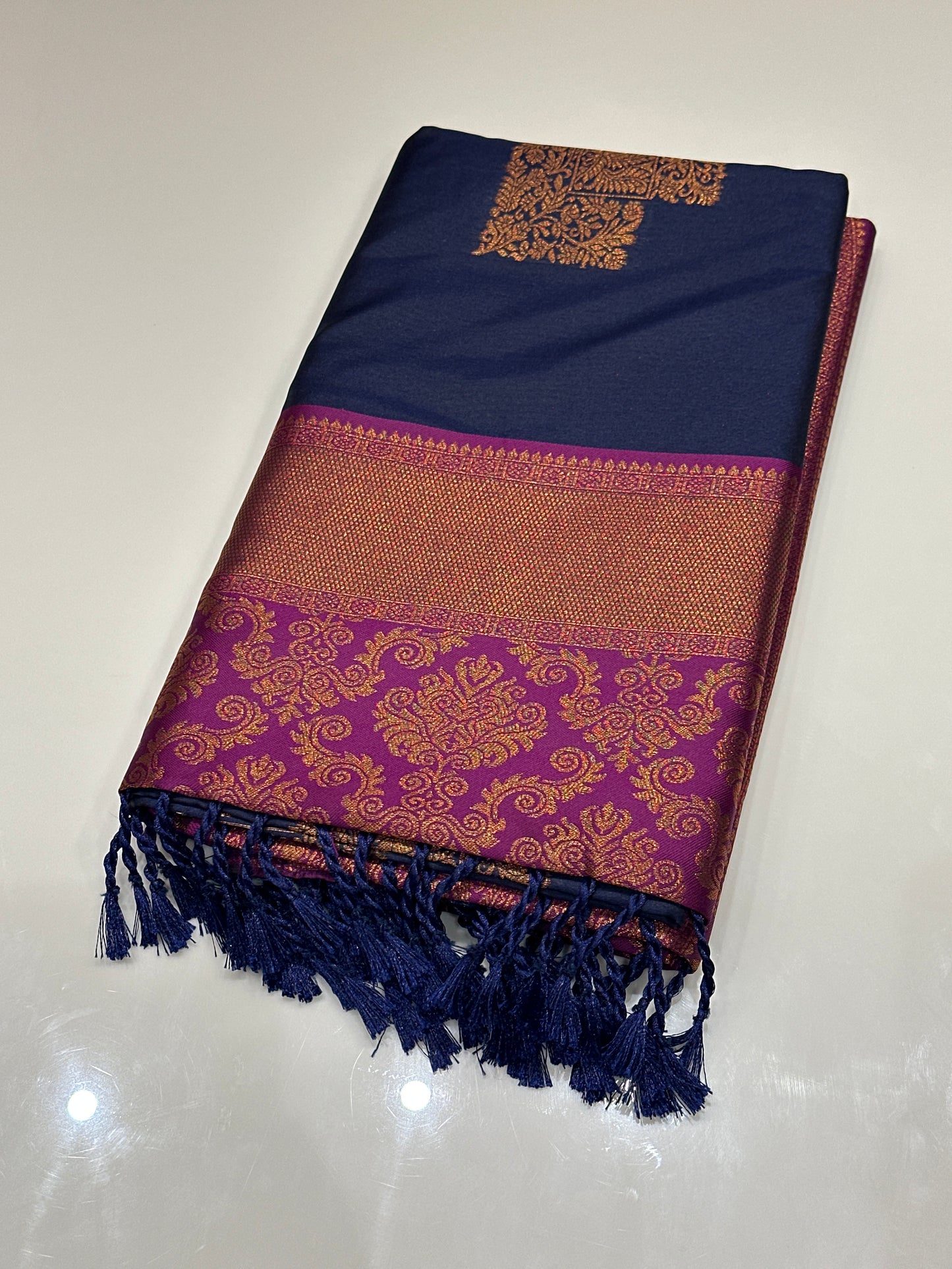 OFFER SALES SAREES - IHA 27178