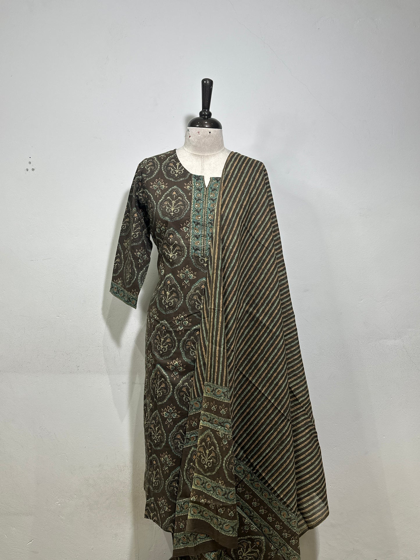 OFFER SALES TOP AND  BOTTOM  -  IHA 34370