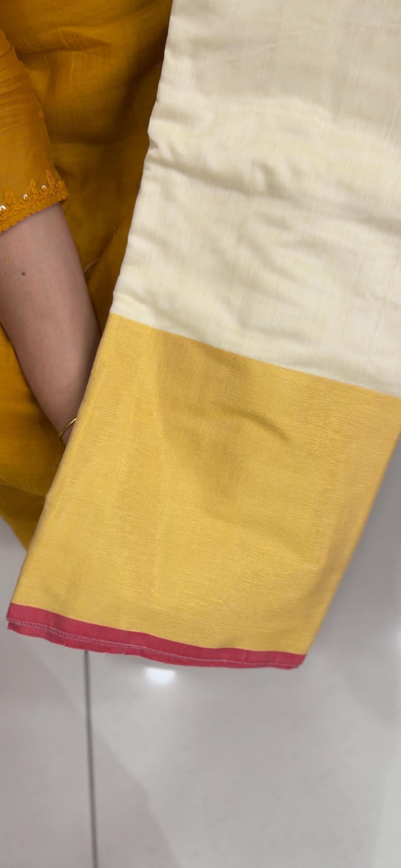 OFFER SALES ONAM SAREES - IHA 34731