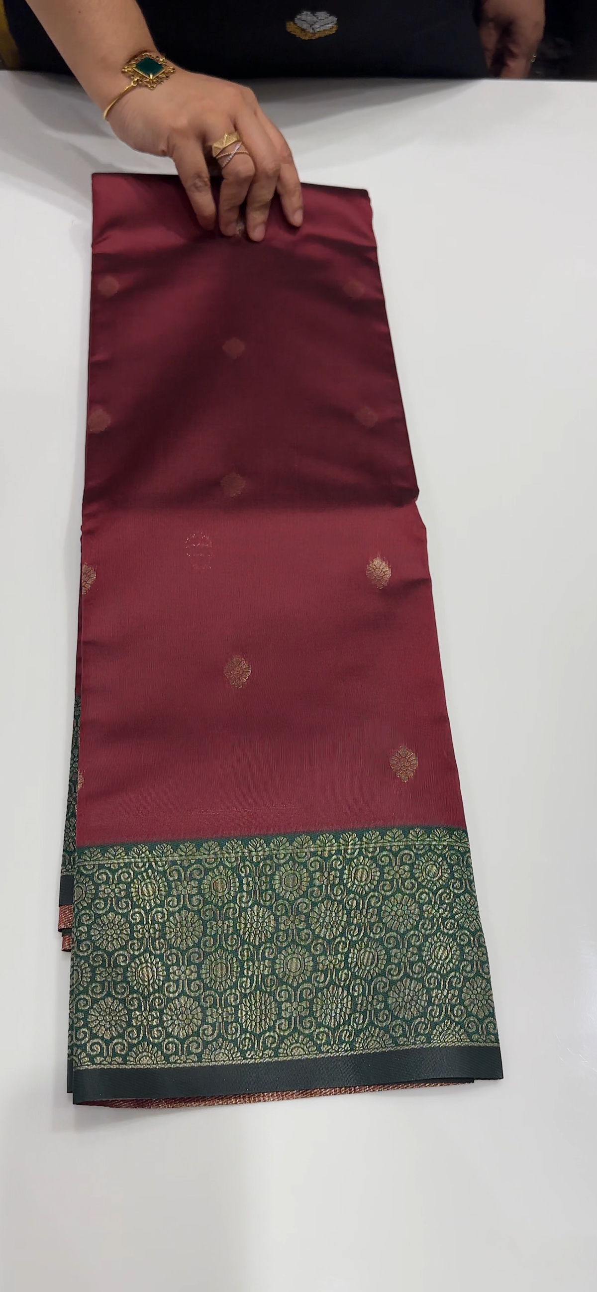 OFFER SALES SAREES - IHA 35502