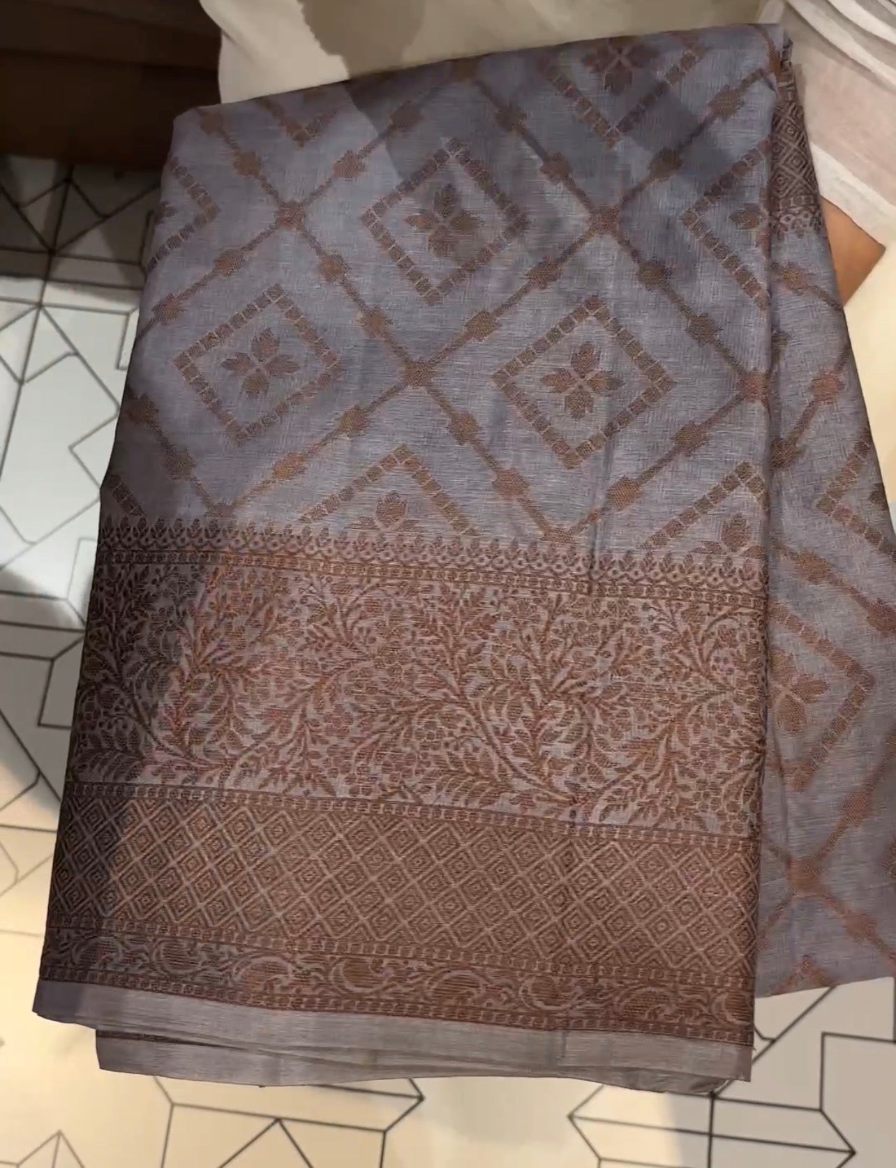 HANDLOOM TUSSUR SILK SAREES - IHA 31571