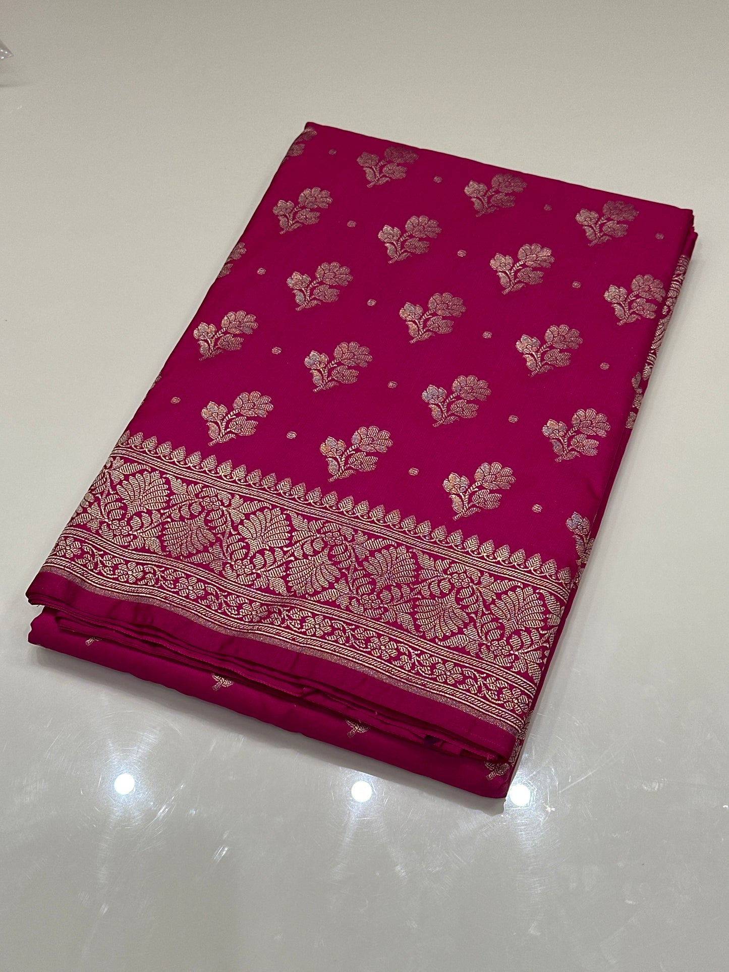 OFFER SALES SAREES - IHA 27178