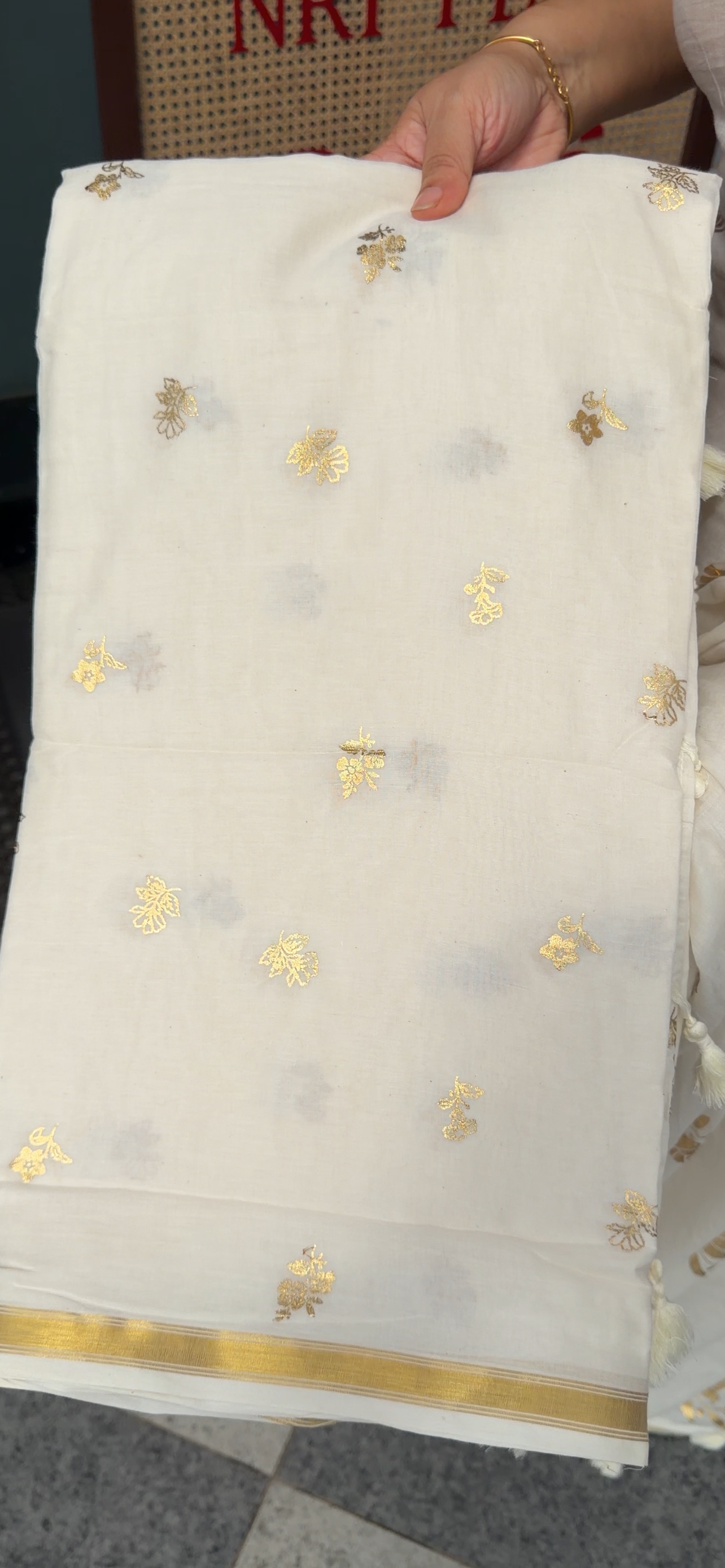 IHA'S IN-HOUSE MUL COTTON SAREES - IHA 34091