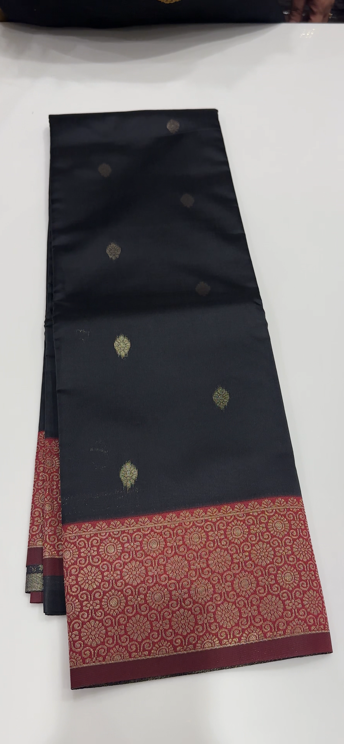 OFFER SALES SAREES - IHA 35502