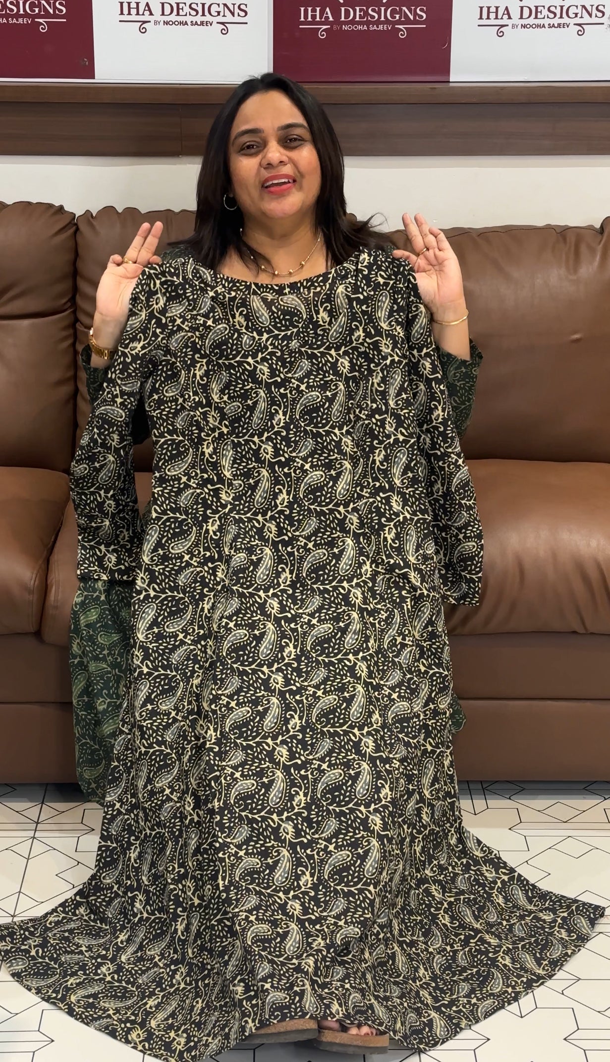 IHA'S IN-HOUSE PRINTED A-LINE TOPS - IHA 27259