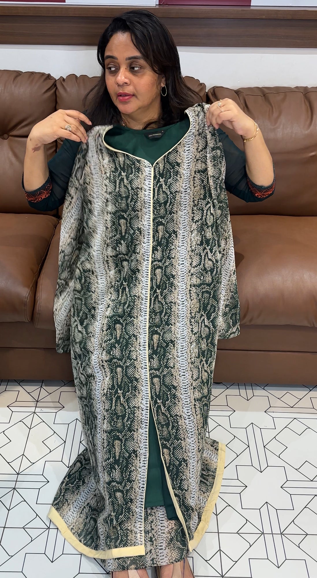PRINTED LONG A-LINE TOPS - IHA 26255