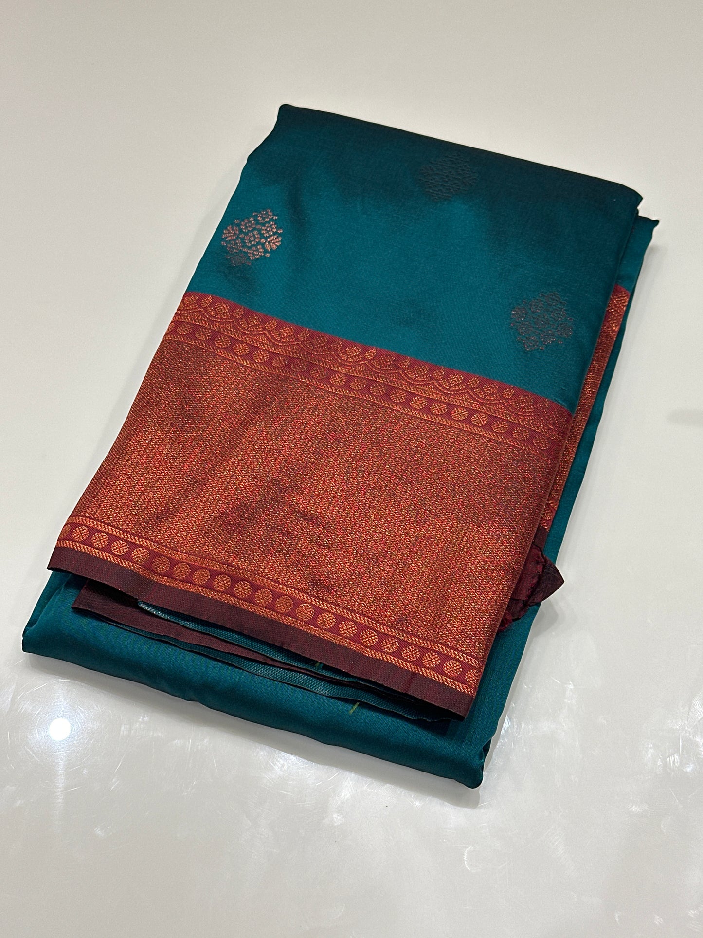 OFFER SALES SAREES - IHA 27172