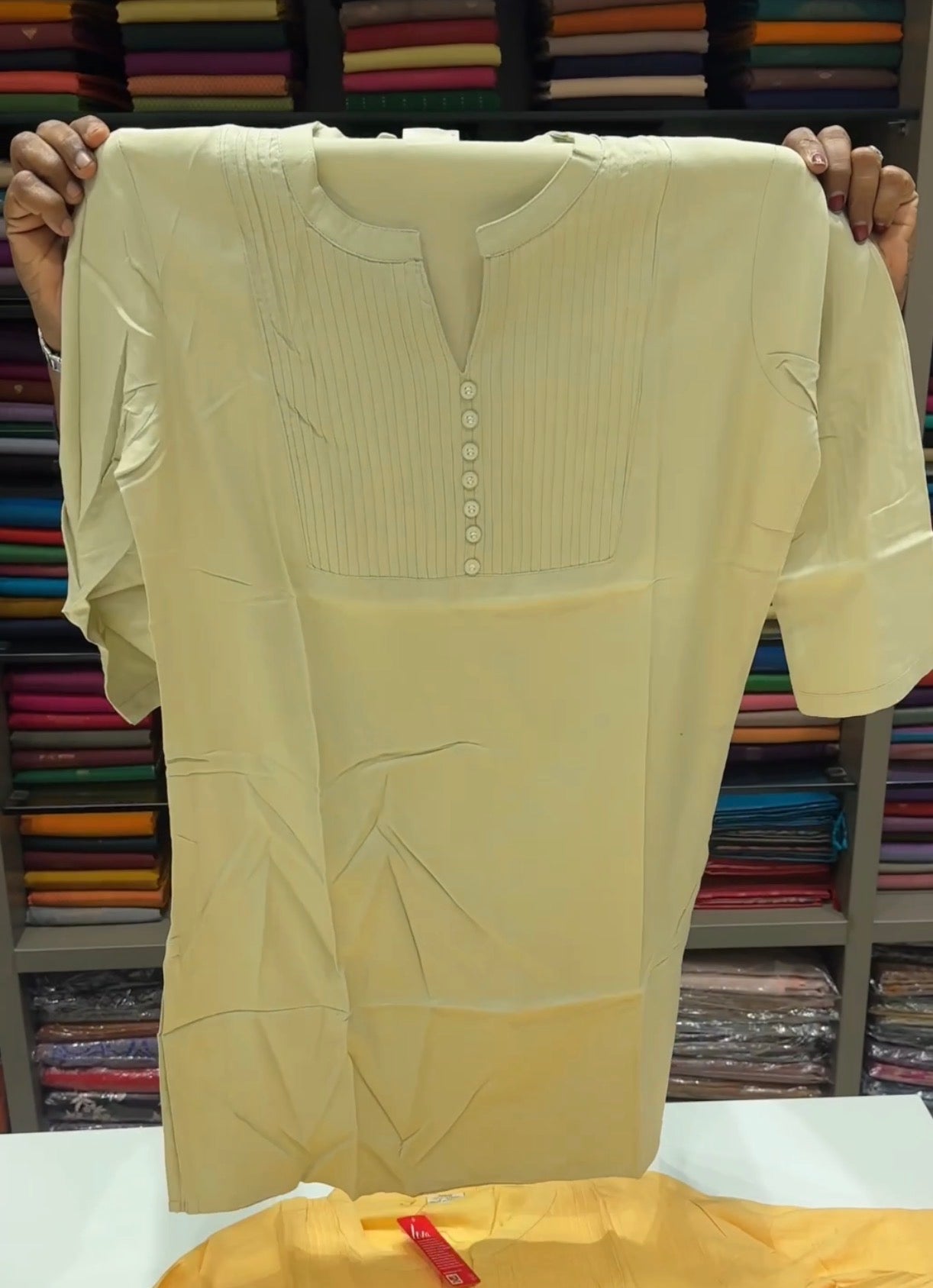 OFFER SALES PRINTED SHORT TOPS - IHA 34639