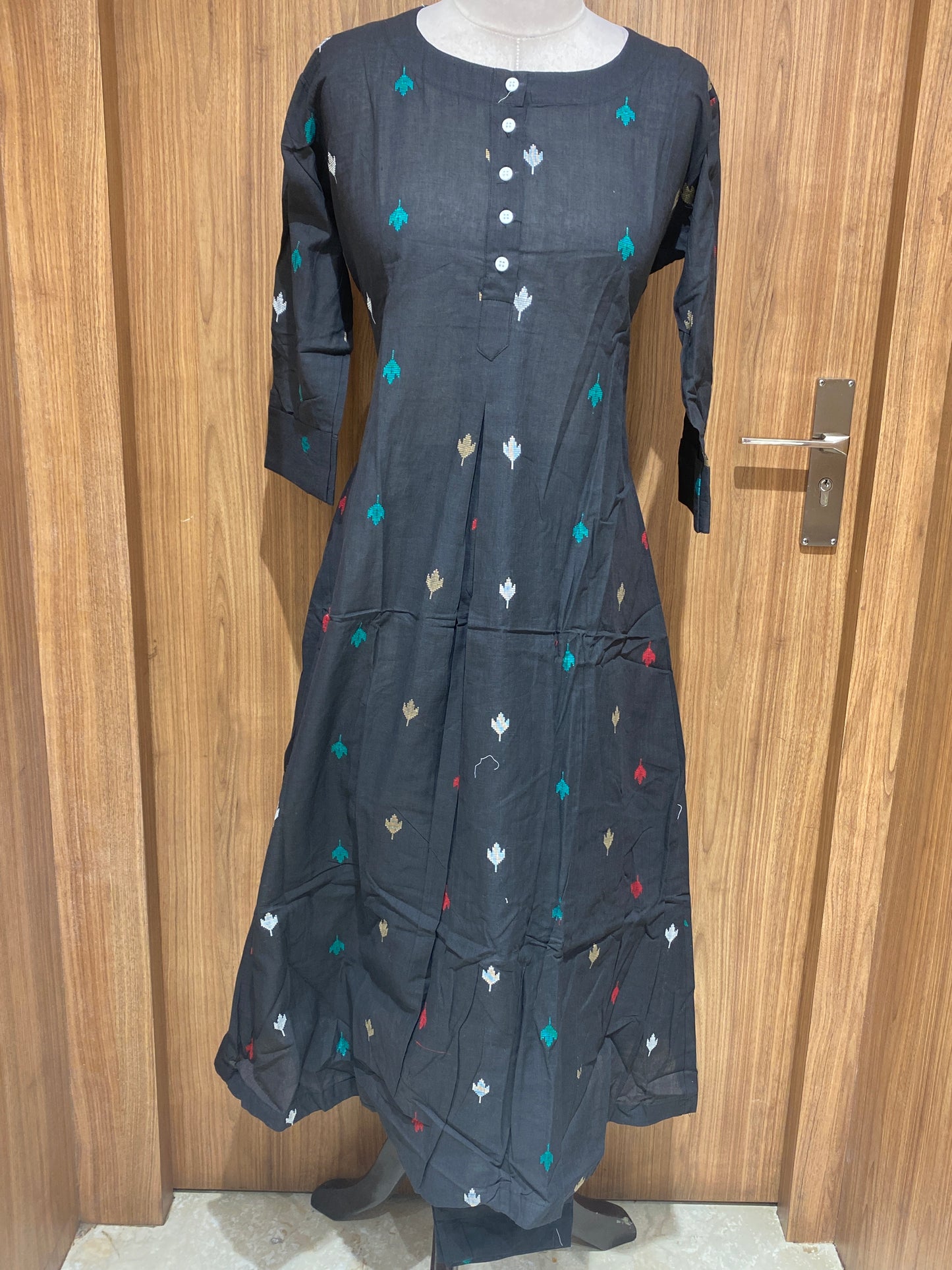 OFFER SALES TOP AND BOTTOM - IHA 27052