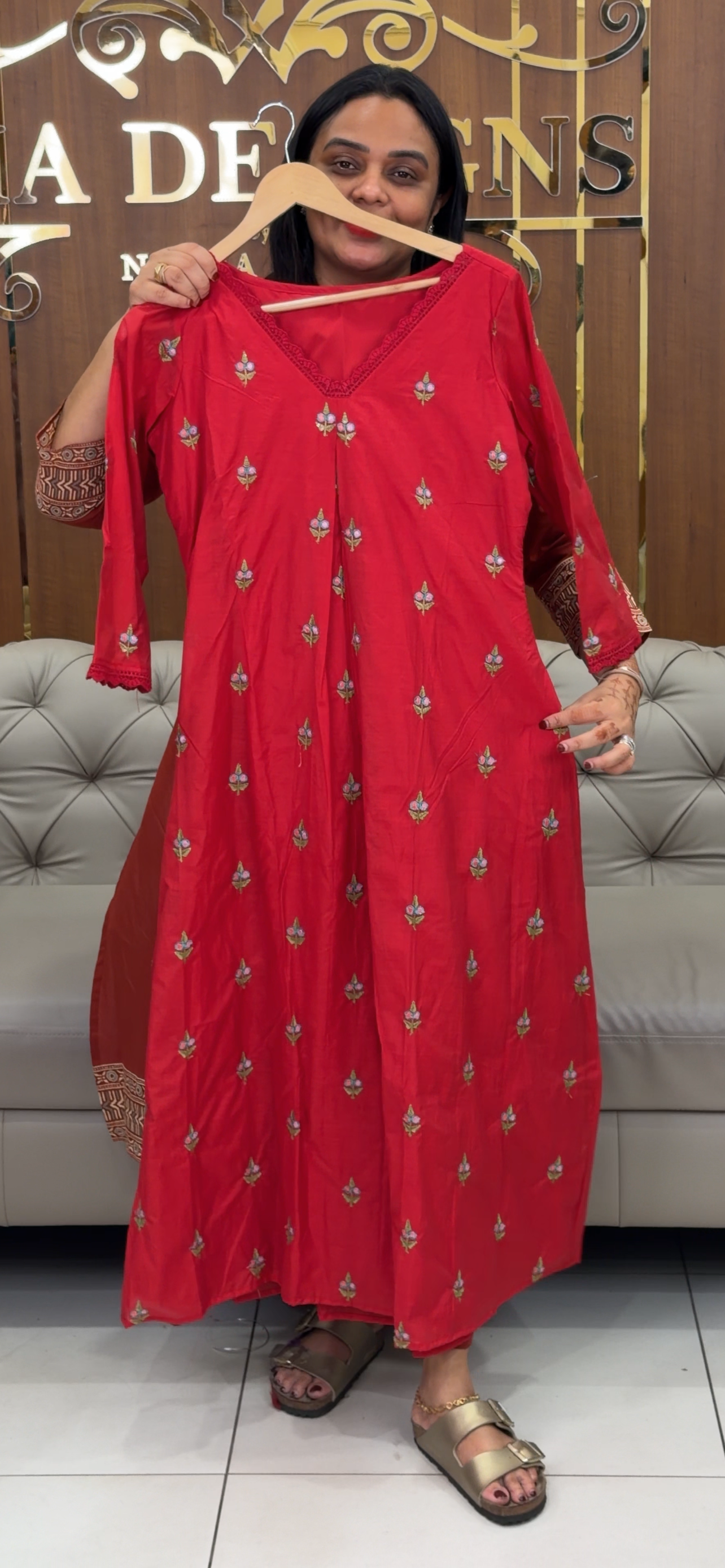 IHA'S IN-HOUSE ALINE TOPS - IHA 31873