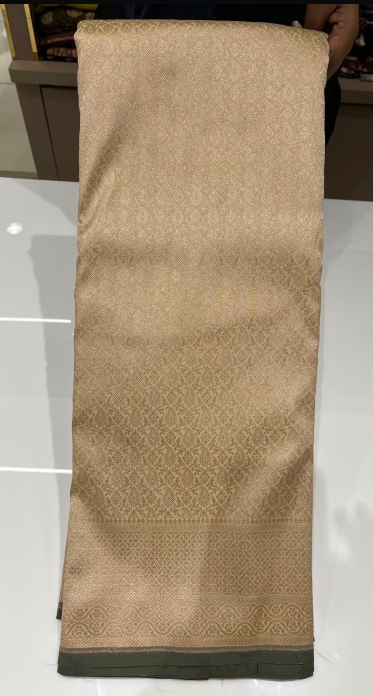 OFFER SALES SAREES - IHA 35918