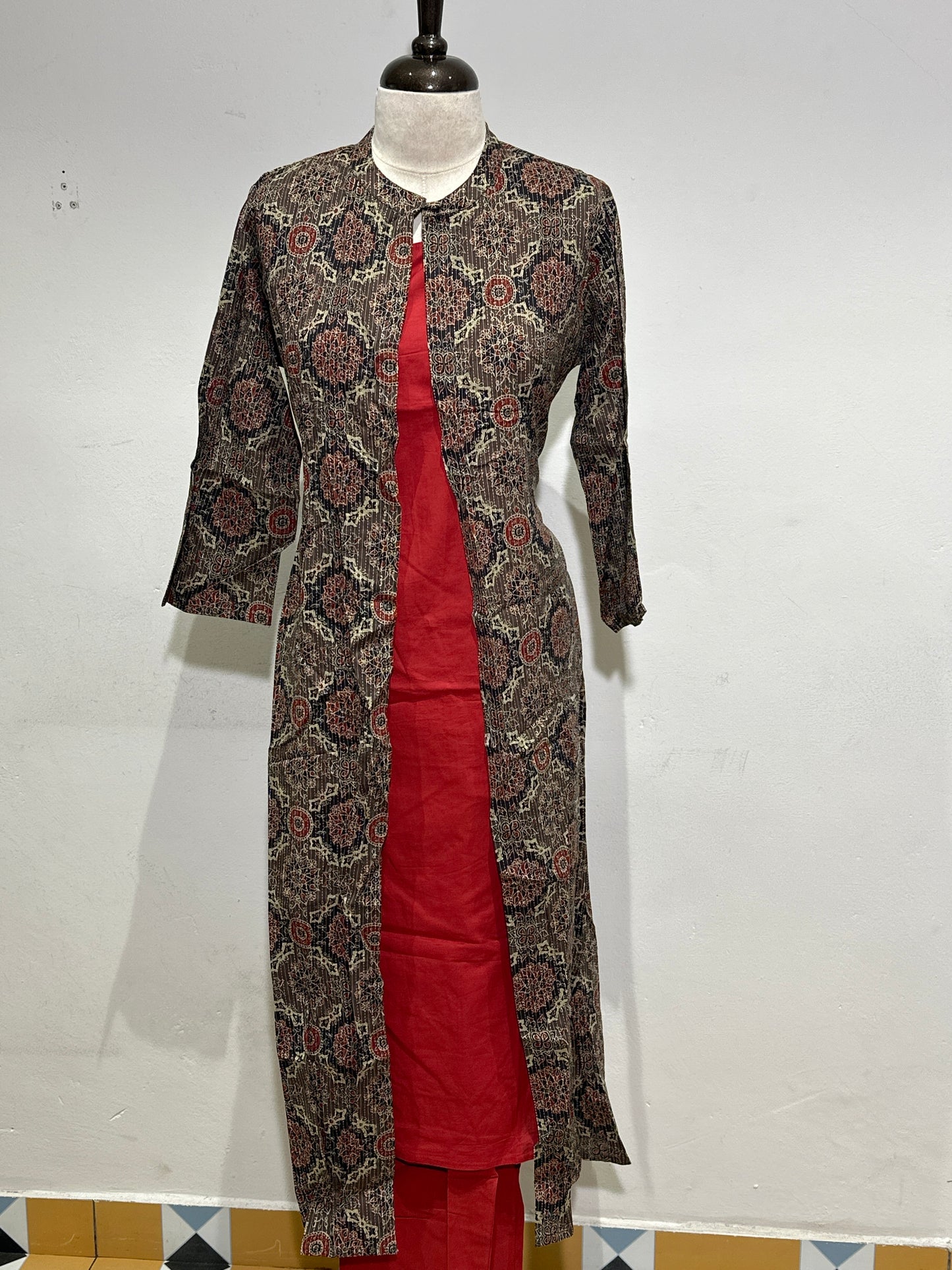 OFFER SALES TOP AND BOTTOM  -  IHA 34284
