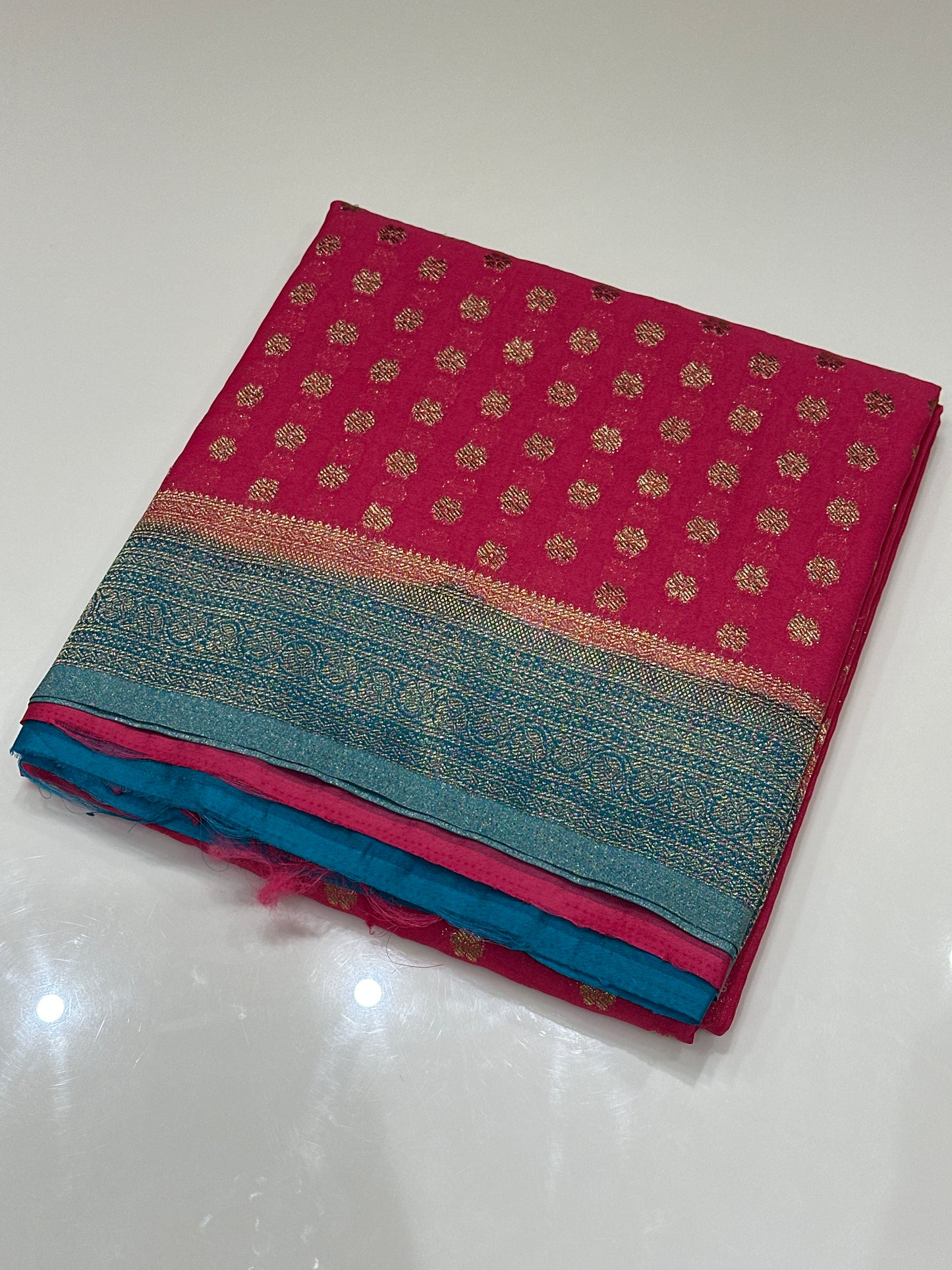 OFFER SALES SAREES - IHA 27137