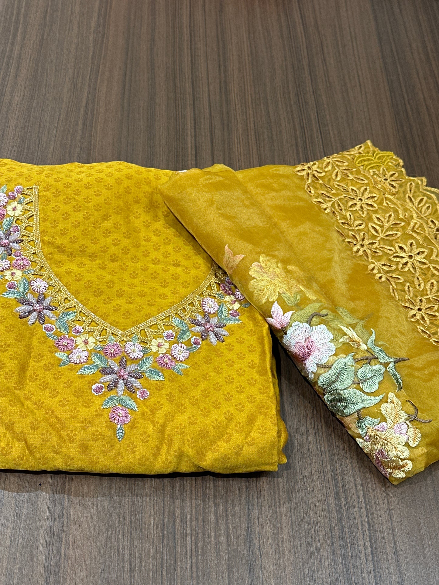 OFFER SALES UNSTITCHED SALWAR SUITS -  IHA 33916