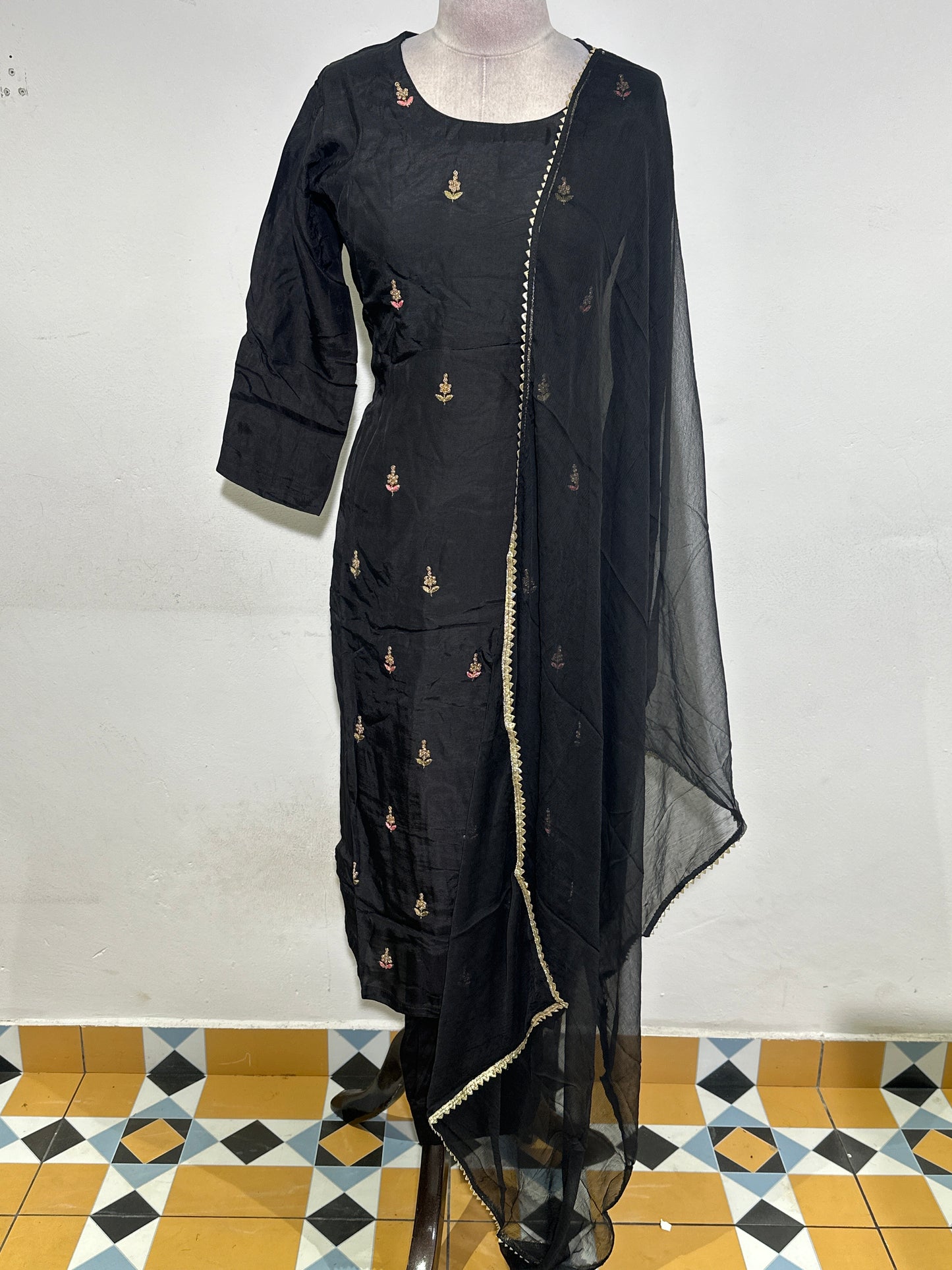OFFER SALES TOP AND BOTTOM  -  IHA 34262