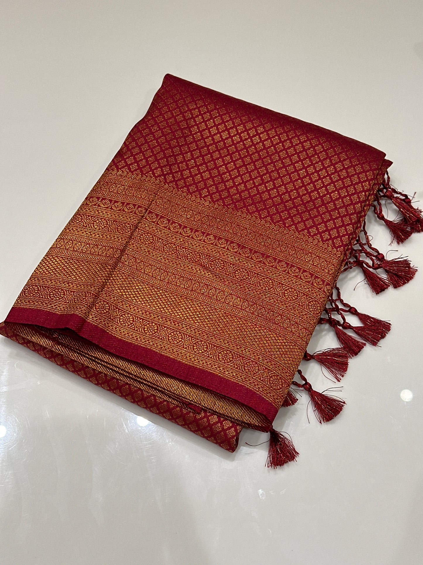 OFFER SALES SAREES - IHA 27137