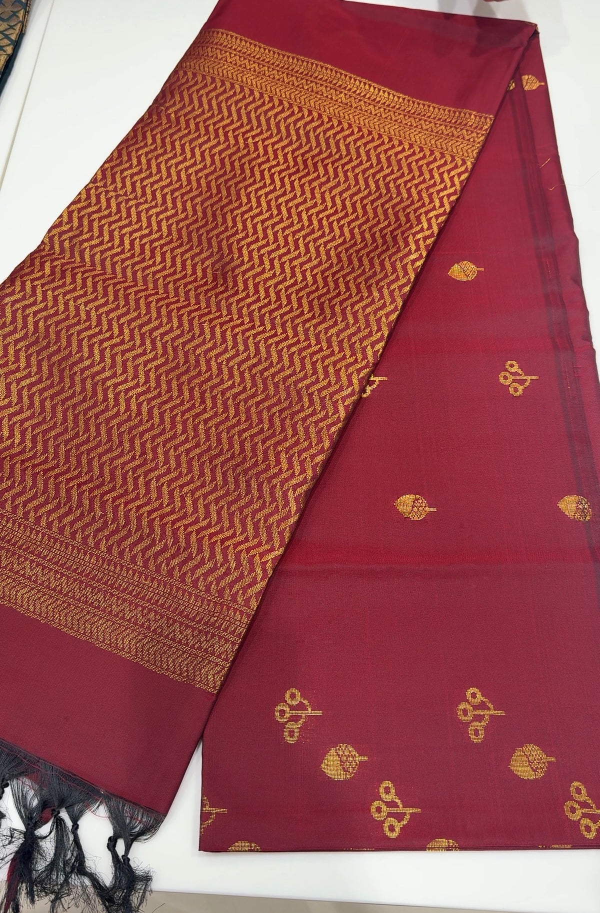 OFFER SALES SAREES - IHA 35439