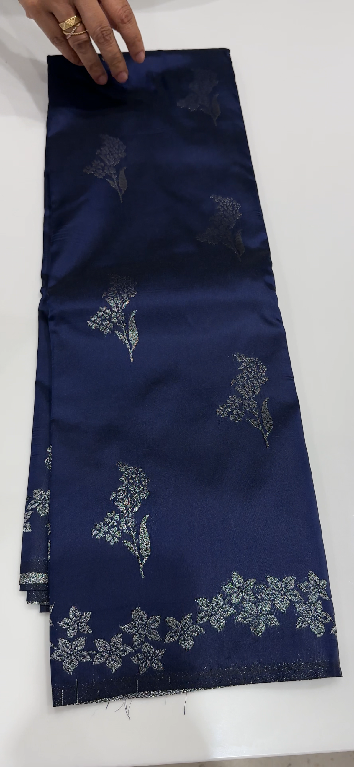 OFFER SALES SAREES - IHA 35502