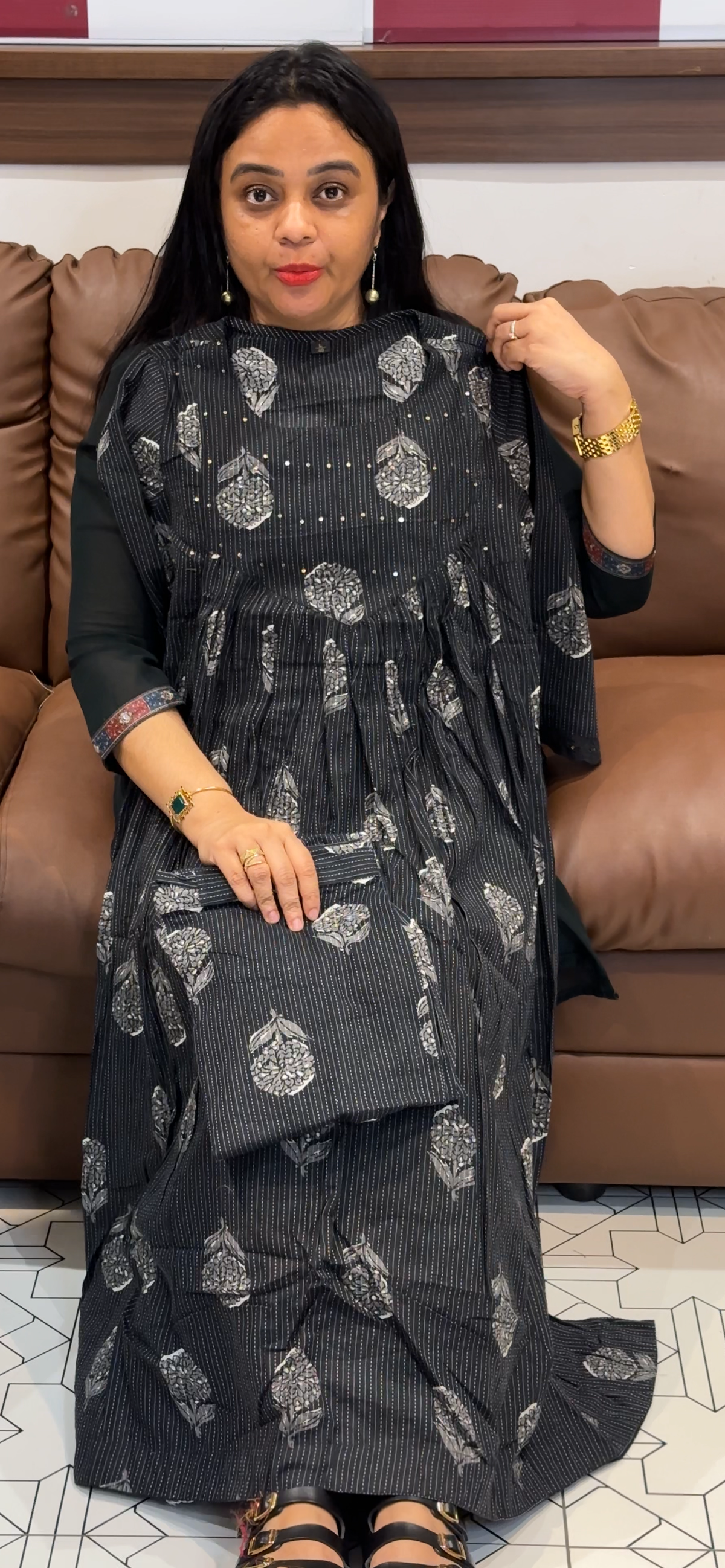 OFFER SALES READY TO WEAR SETS - IHA 35748