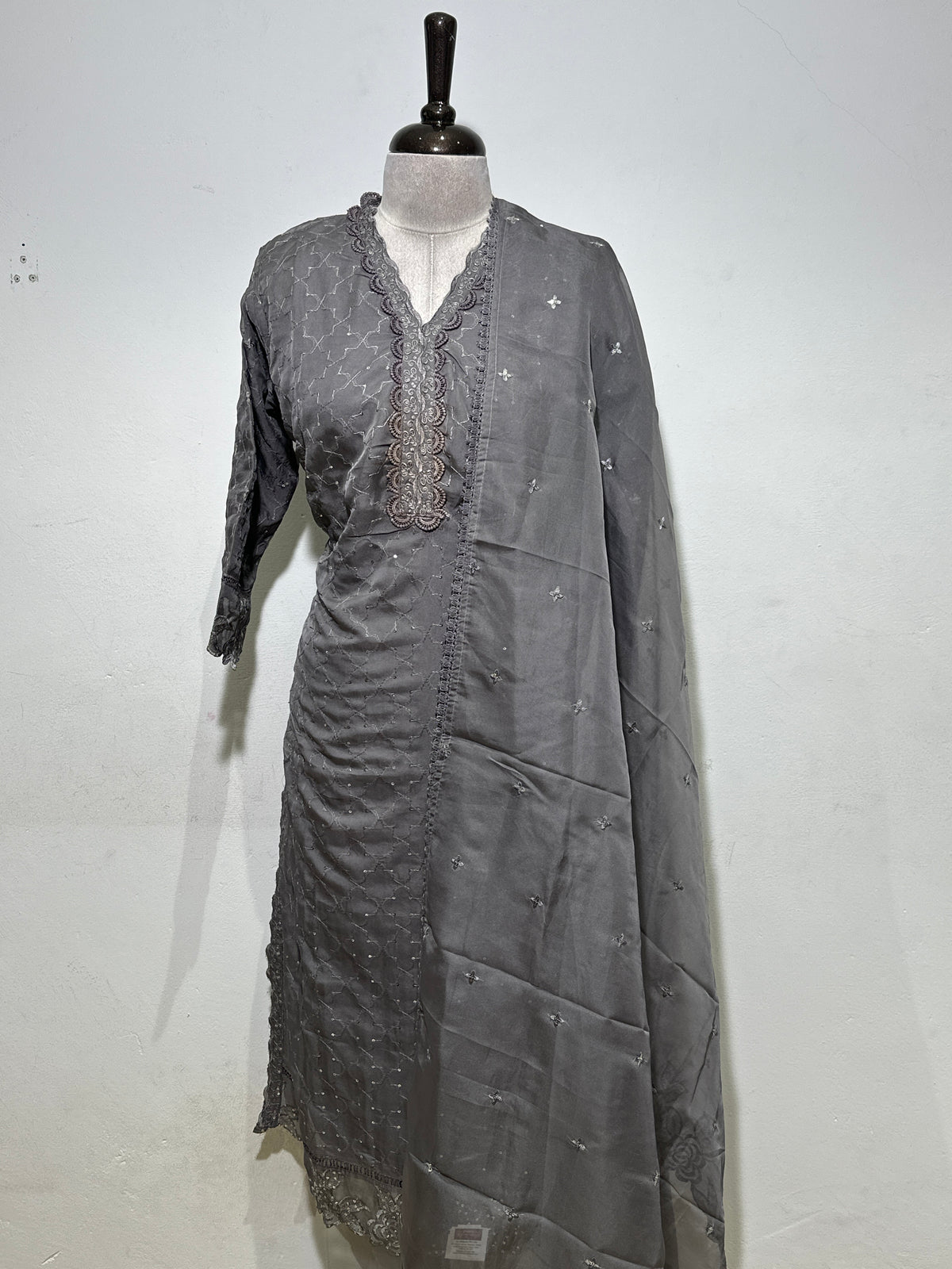 OFFER SALES READY TO WEAR SETS  -  IHA 35622