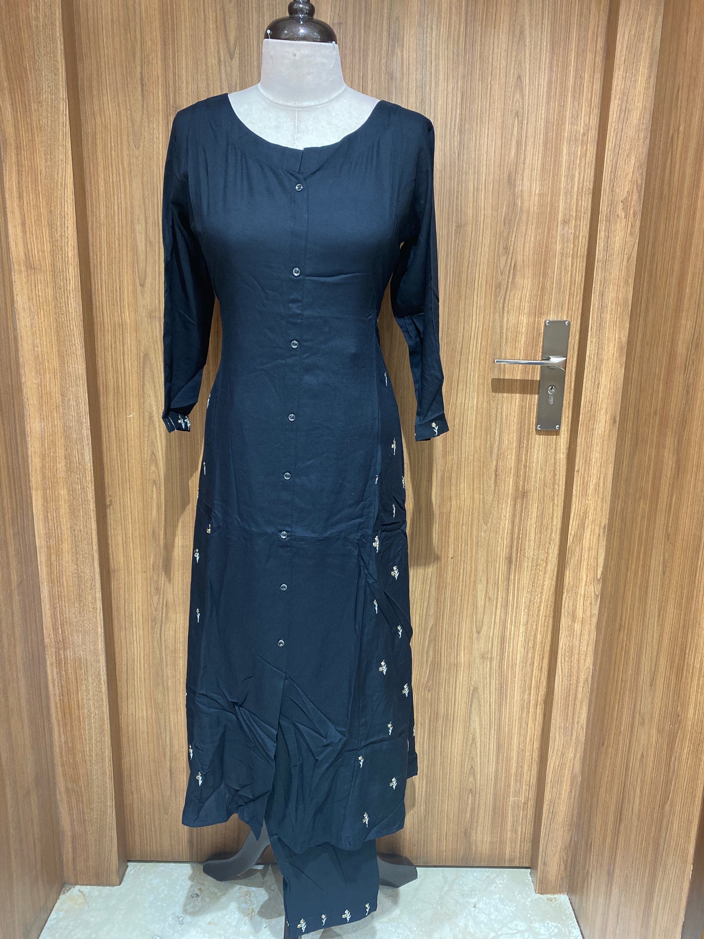 OFFER SALES TOP AND BOTTOM - IHA 27052