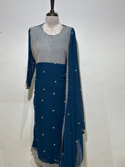 OFFER SALES READY TO WEAR SETS  -  IHA 35622