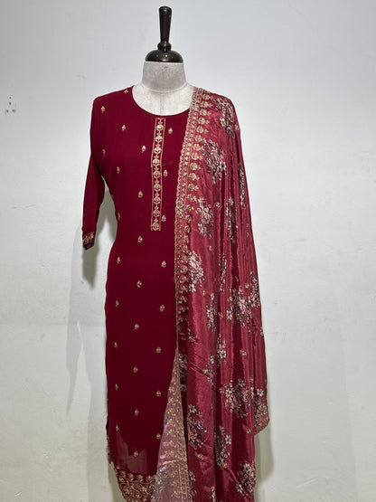 OFFER SALES READY TO WEAR SETS  -  IHA 35622