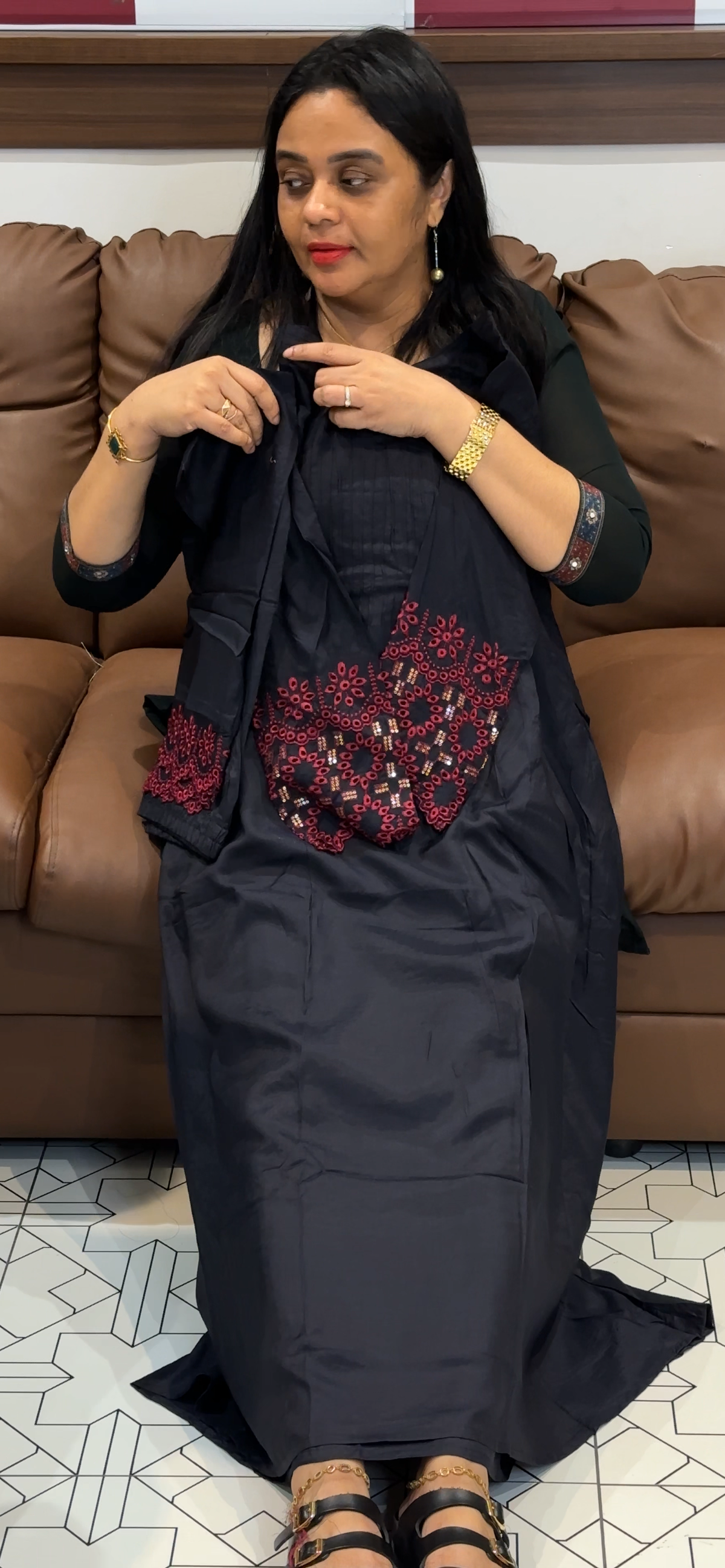 OFFER SALES READY TO WEAR SETS - IHA 35748