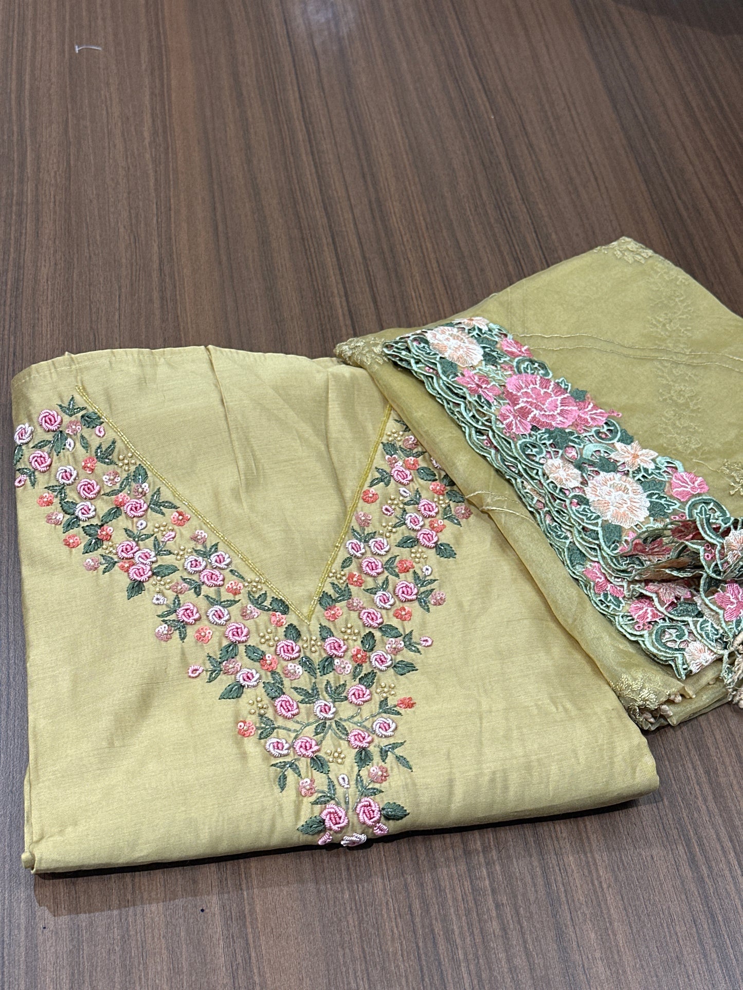 OFFER SALES UNSTITCHED SALWAR SUITS -  IHA 33836