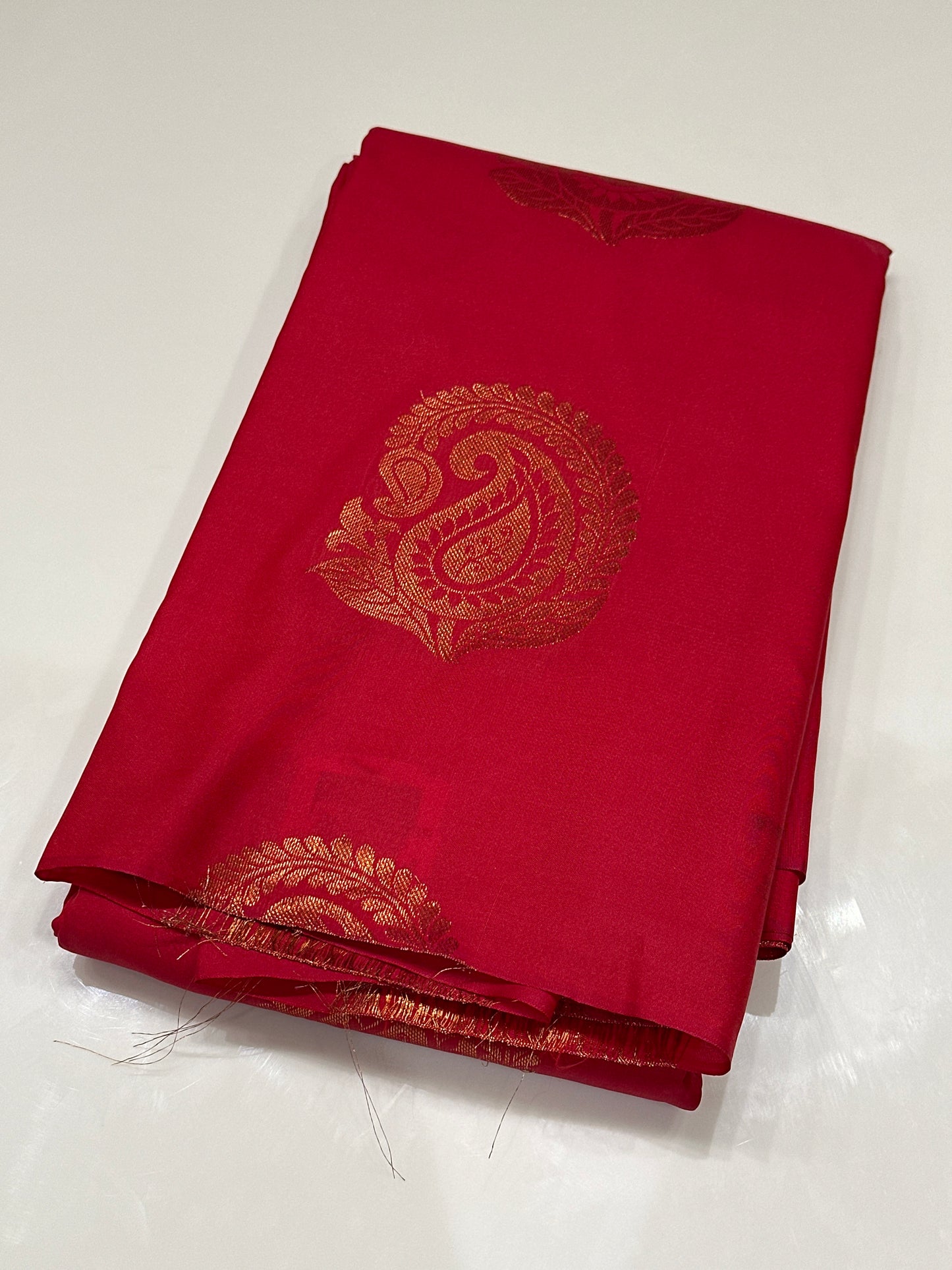 OFFER SALES SAREES - IHA 27178