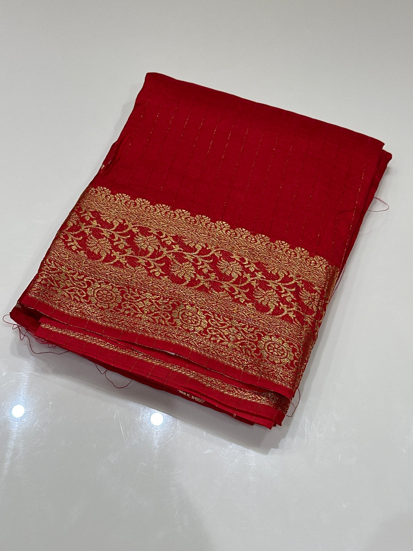 OFFER SALES SAREES - IHA 27137