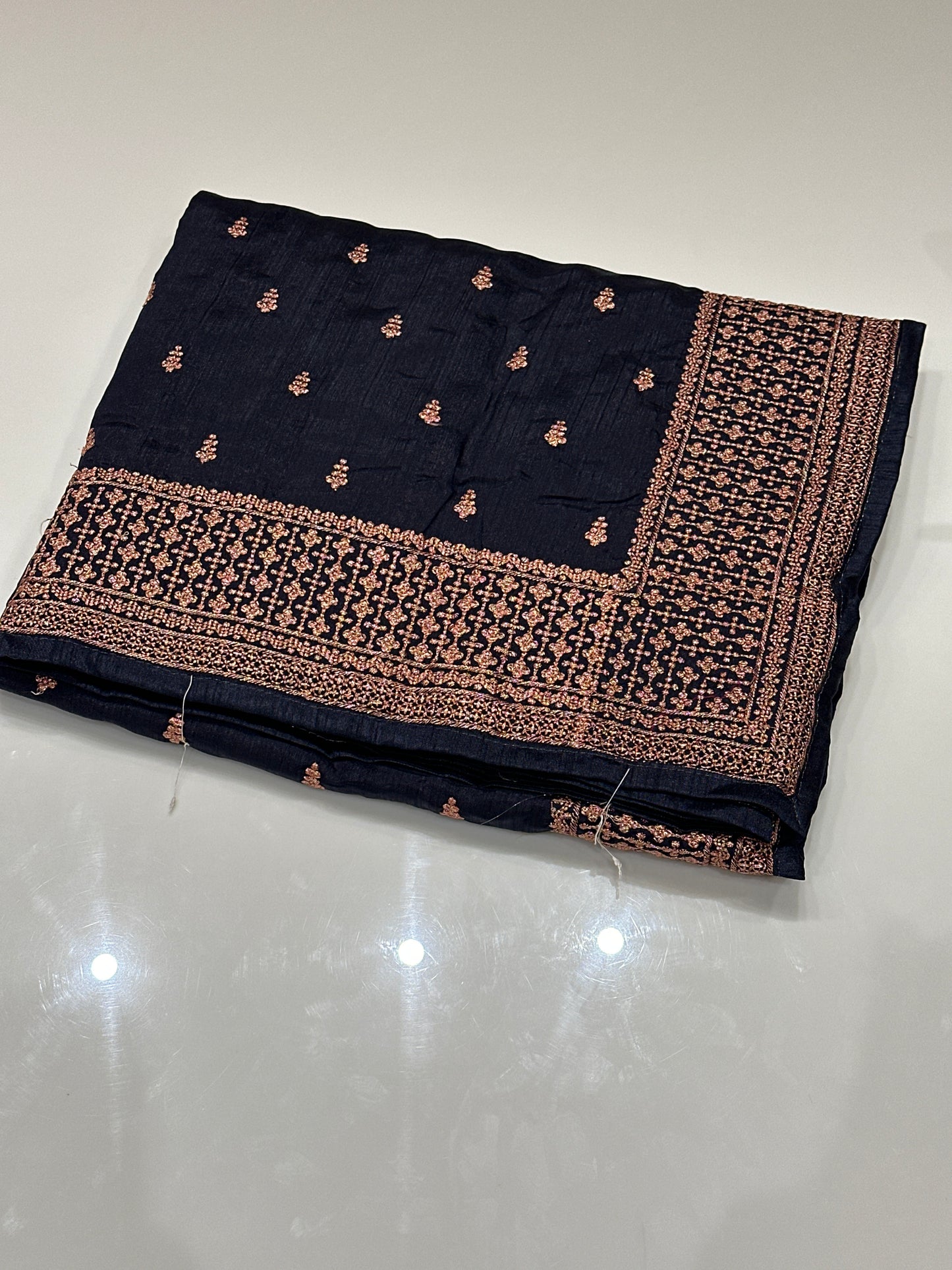 OFFER SALES SAREES - IHA 27182