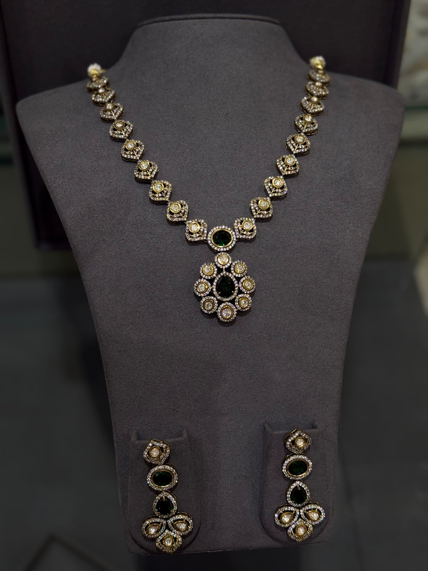 DESIGNER NECKLACE SETS - IHA 26304