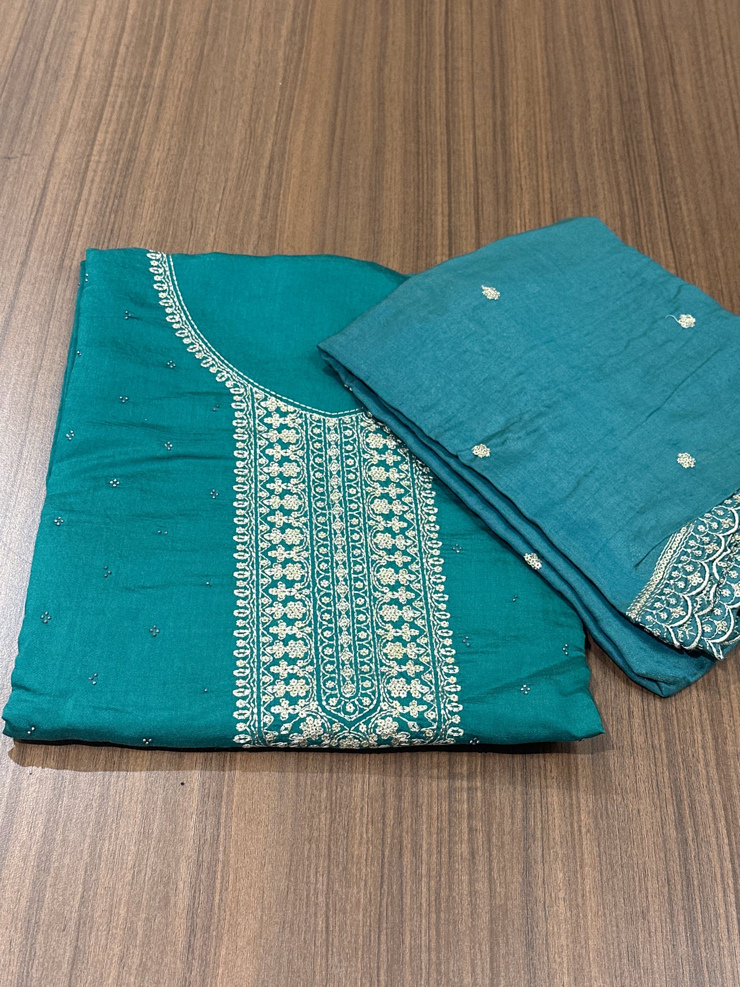 OFFER SALES UNSTITCHED SALWAR SUITS -  IHA 33901