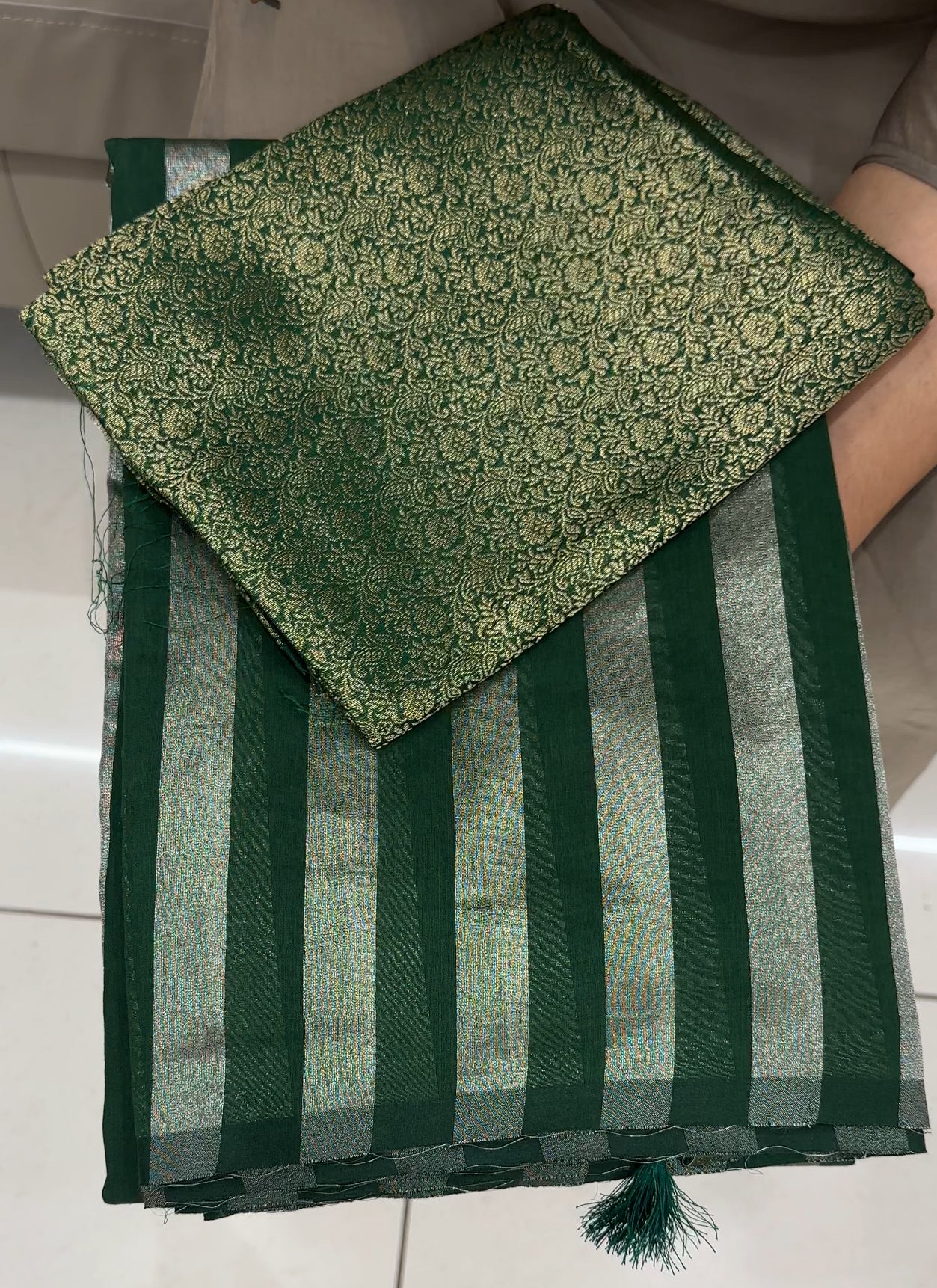 BUDGET BUY BANARASI SAREES - IHA 27015