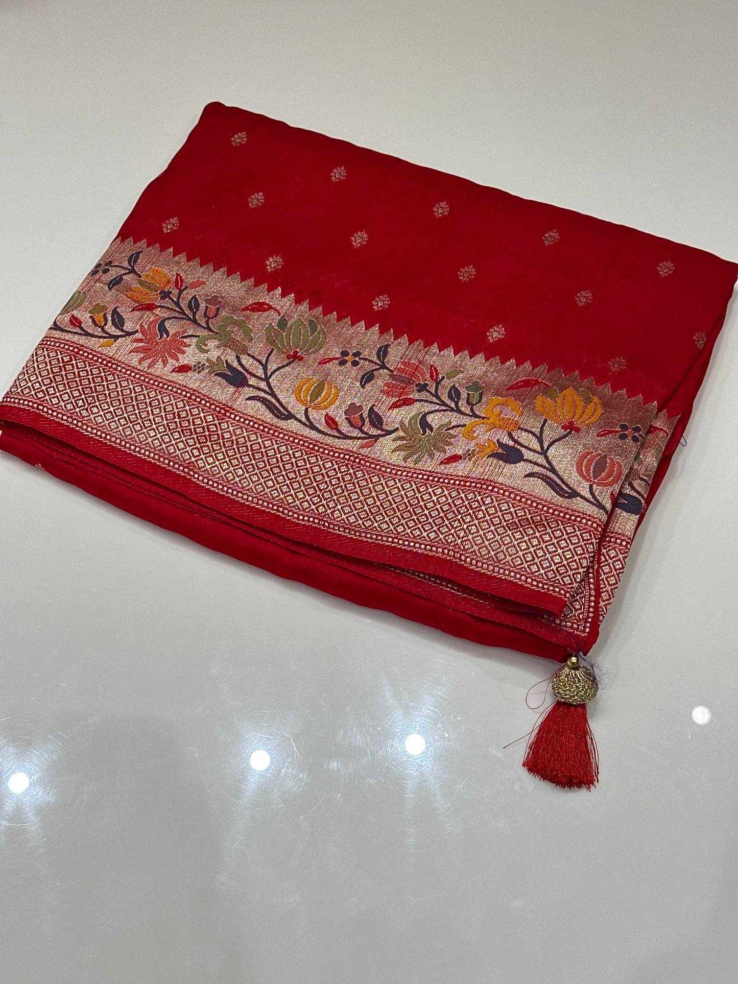 OFFER SALES SAREES - IHA 27137