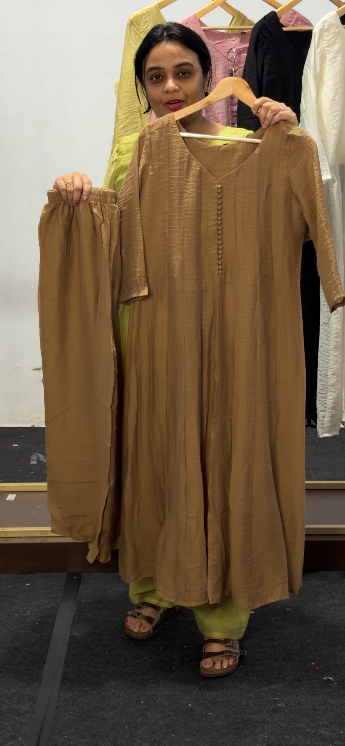 IMPORTED TOP AND BOTTOM  - IHA 36069