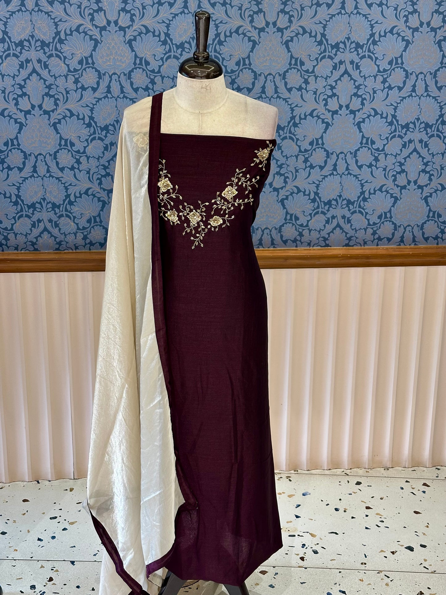 OFFER SALES UNSTITCHED SALWAR SUITS -  IHA 33479