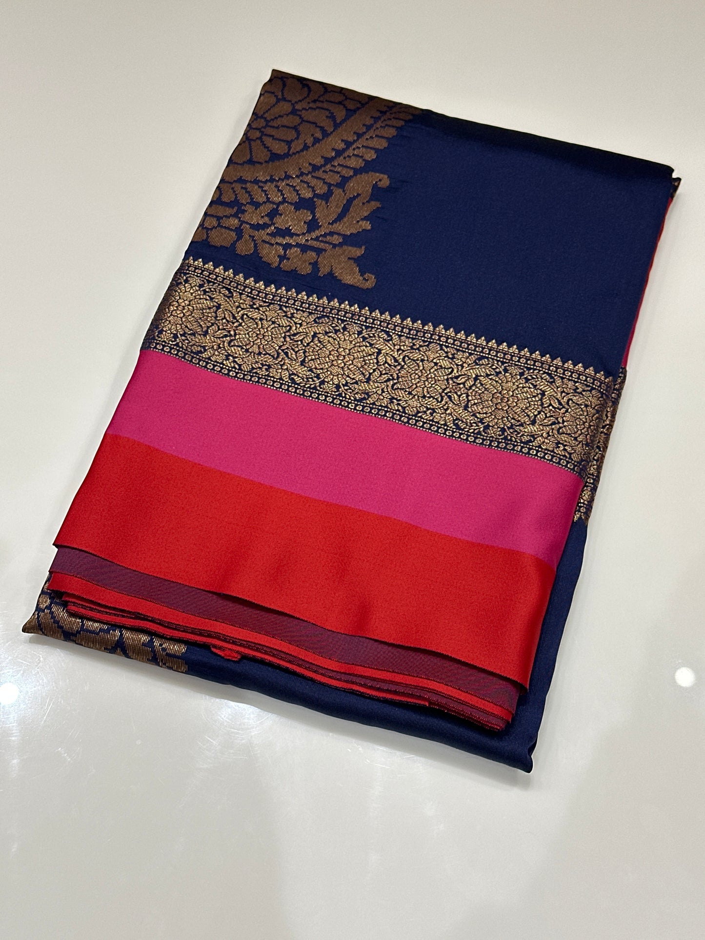 OFFER SALES SAREES - IHA 27137