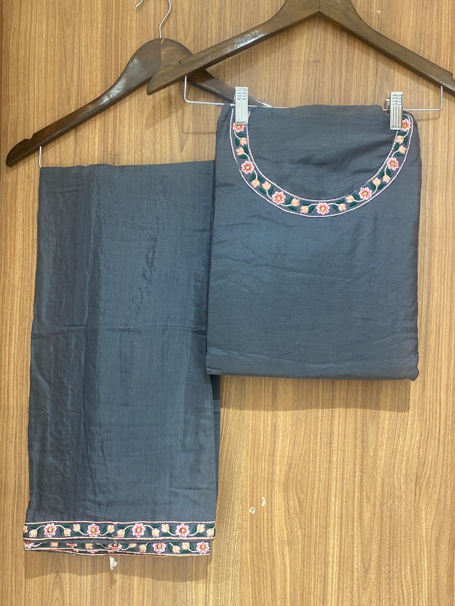OFFER SALES UNSTITCHED SALWAR SUITS - IHA 26949