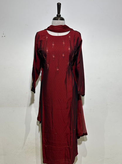 OFFER SALES READY TO WEAR SETS  -  IHA 35622