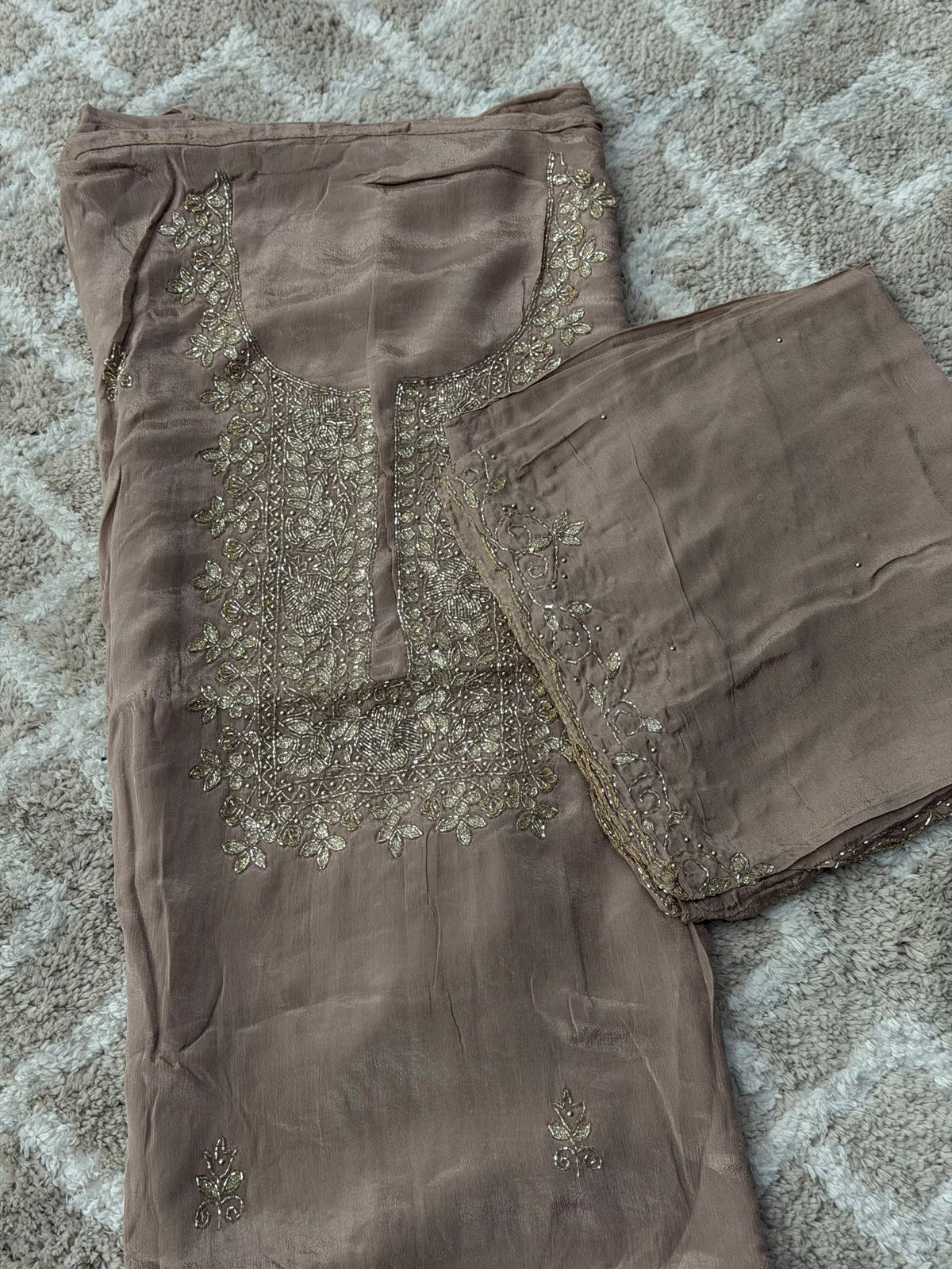 HANDWORKED UNSTITCHED ALWAR SUTS - IHA 36041
