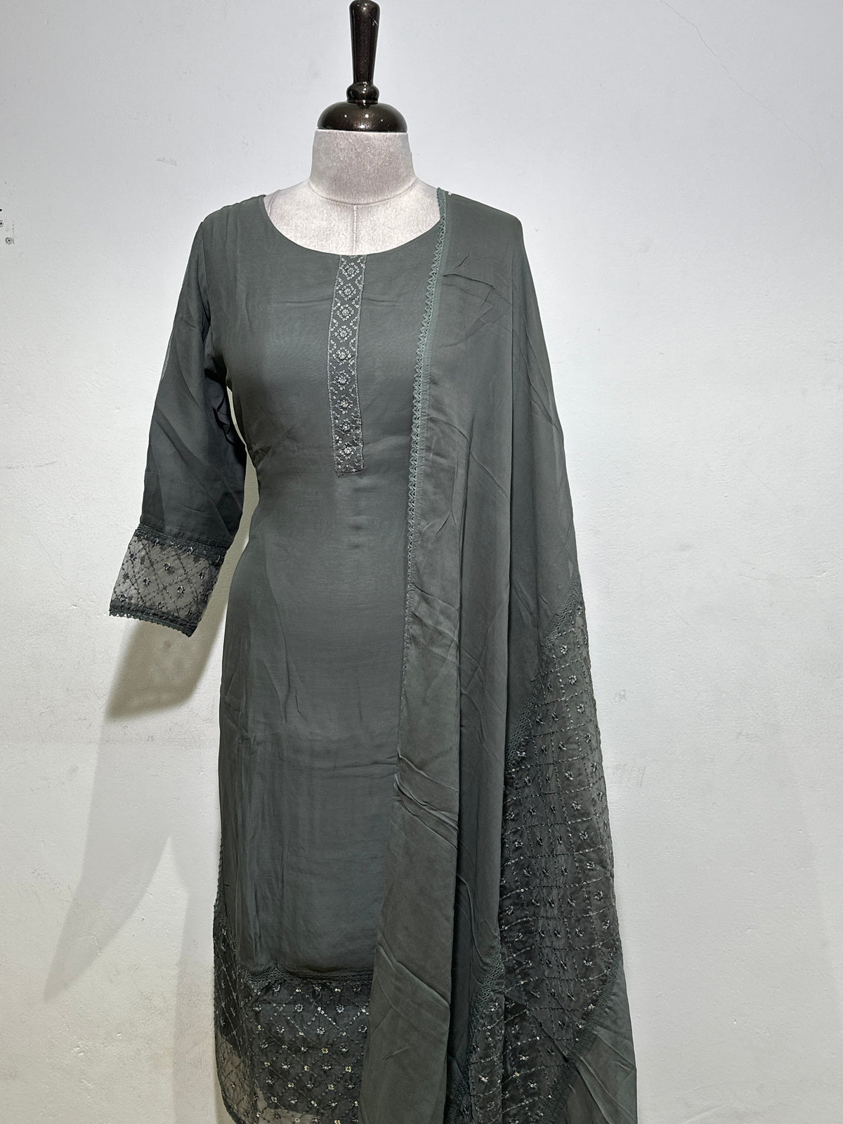 OFFER SALES READY TO WEAR SETS  -  IHA 35622