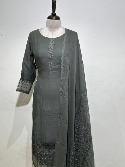 OFFER SALES READY TO WEAR SETS  -  IHA 35622