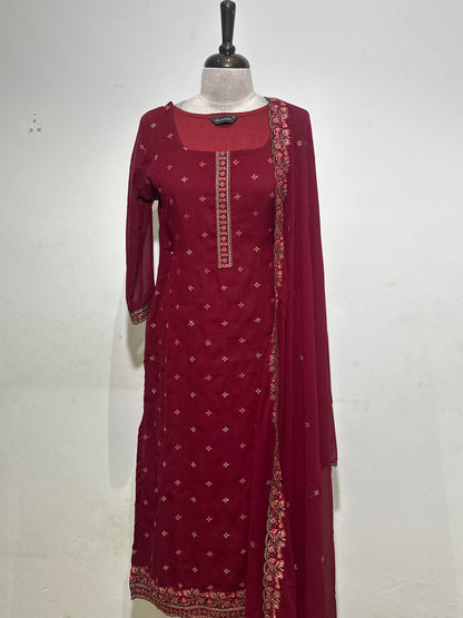OFFER SALES READY TO WEAR SETS  -  IHA 35622